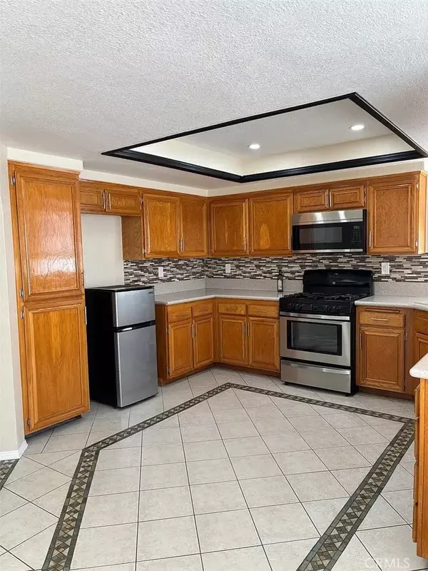 Palmdale, CA 93550,37067 Casa Verde
