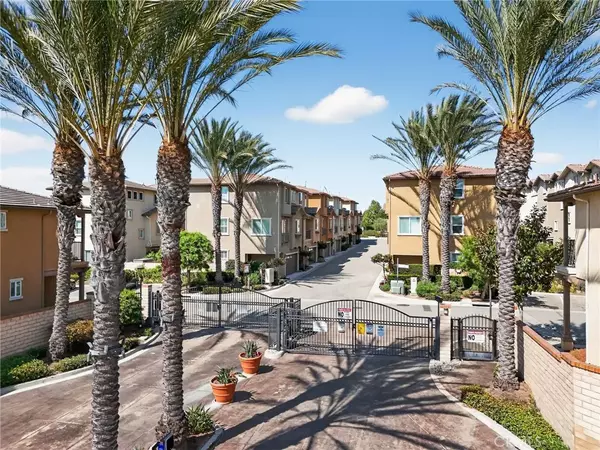 Los Angeles, CA 90047,11926 Olive Glen