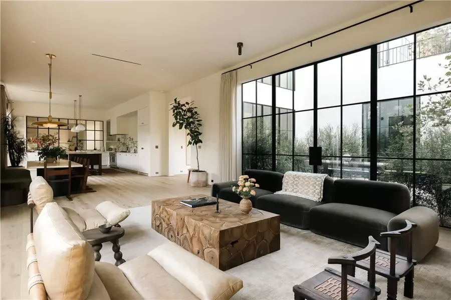 12100 Hillslope Street, Studio City, CA 91604