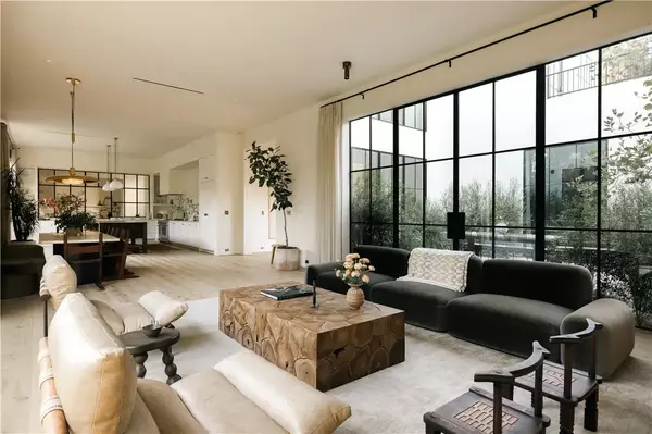 12100 Hillslope Street, Studio City, CA 91604