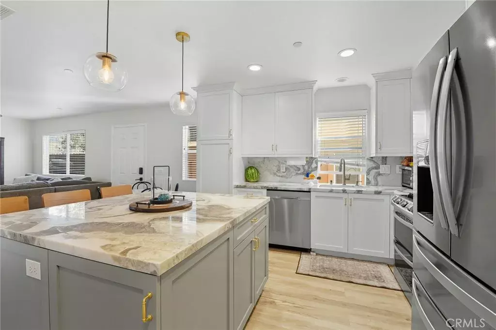 Saugus, CA 91350,21711 Doss Place