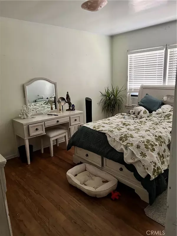 San Fernando, CA 91340,1037 Kewen