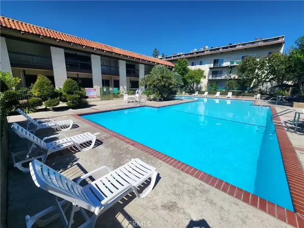 5460 White Oak Ave #H106, Encino, CA 91316