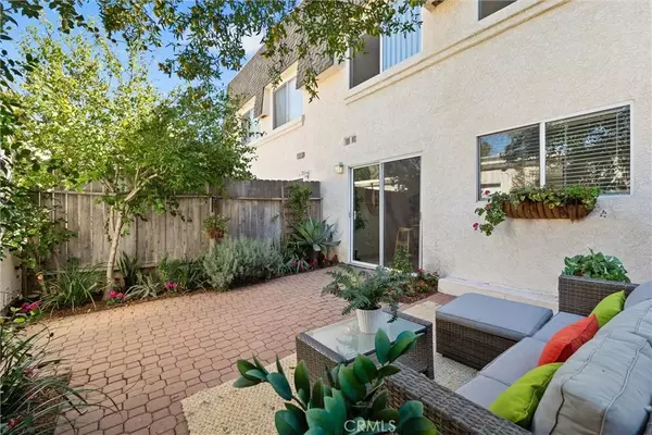 Reseda, CA 91335,19041 Hamlin #5