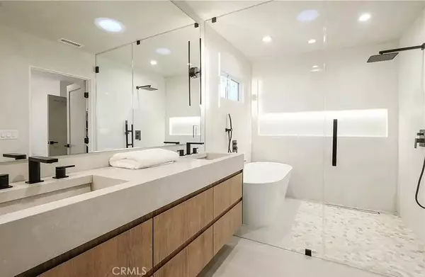 Tarzana, CA 91356,18848 Collins