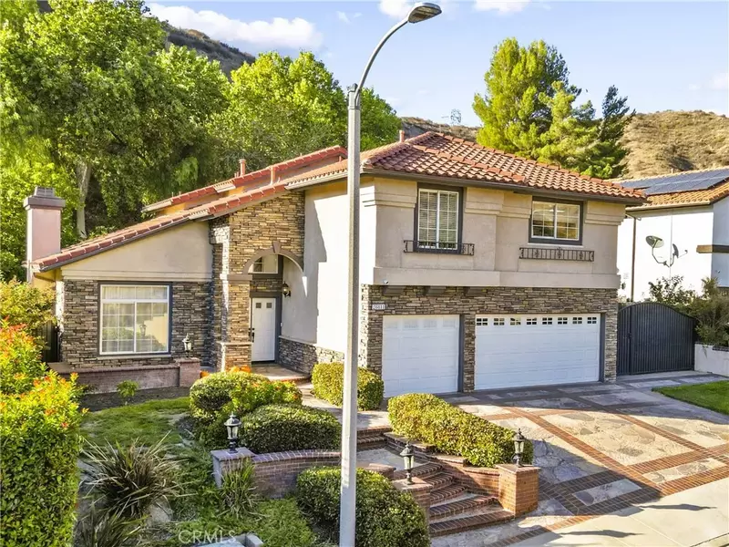 28811 Park Woodland Place, Saugus, CA 91390