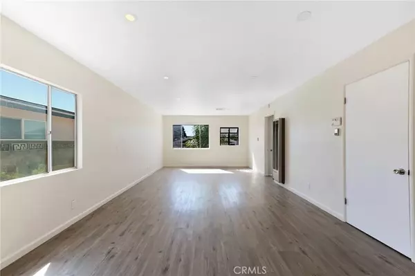 Mission Hills (san Fernando), CA 91340,11023 Laurel Canyon Boulevard