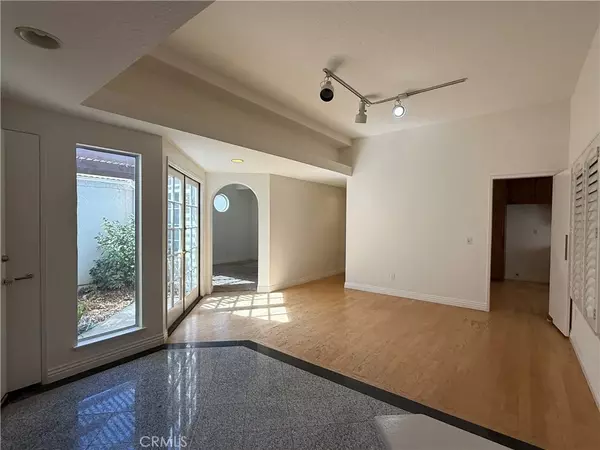 Valencia, CA 91355,24315 Taranto Avenue