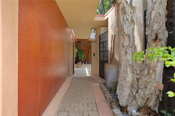 Tarzana, CA 91356,3951 Vanalden