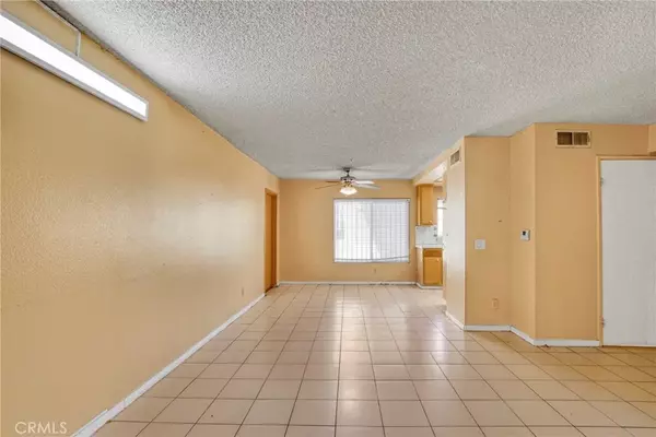 North Hills, CA 91343,8828 Burnet Avenue #9