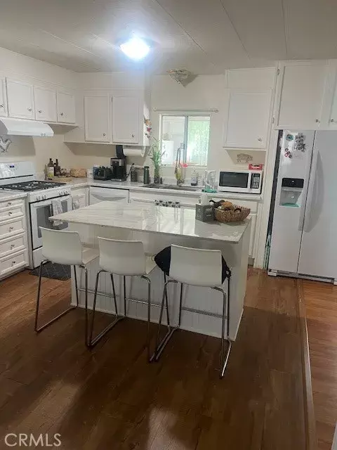 Chatsworth, CA 91311,21001 Plummer #106