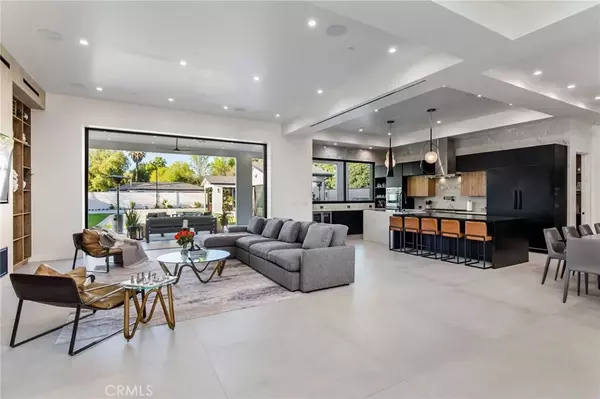 Woodland Hills, CA 91367,22745 Califa Street