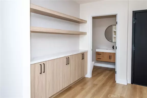 Canoga Park, CA 91304,7760 Independence Avenue