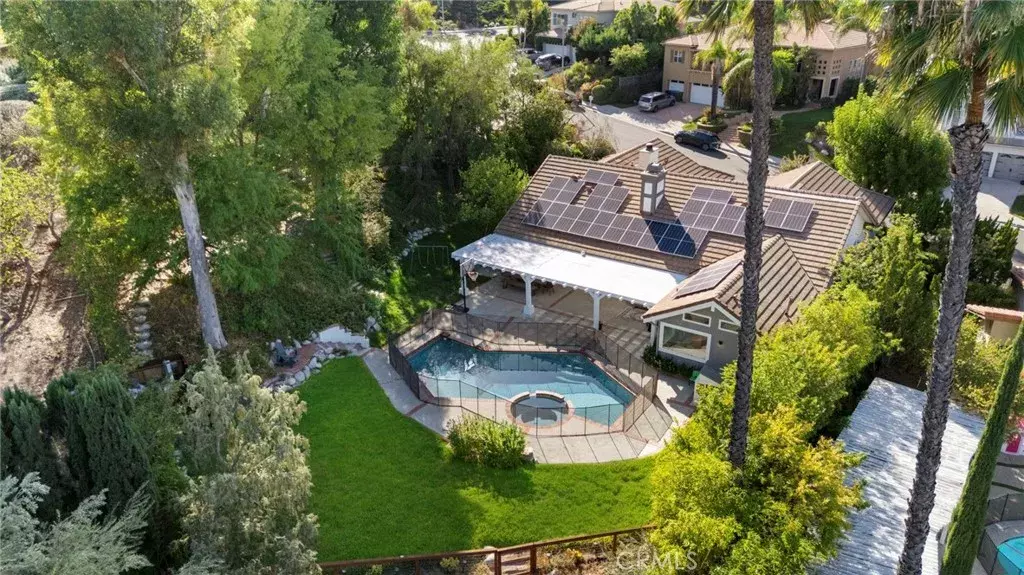 West Hills, CA 91307,7432 Dorie