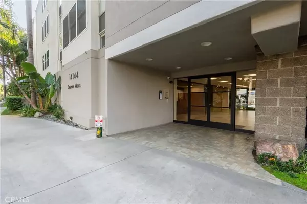 Sherman Oaks, CA 91423,14144 Dickens #216