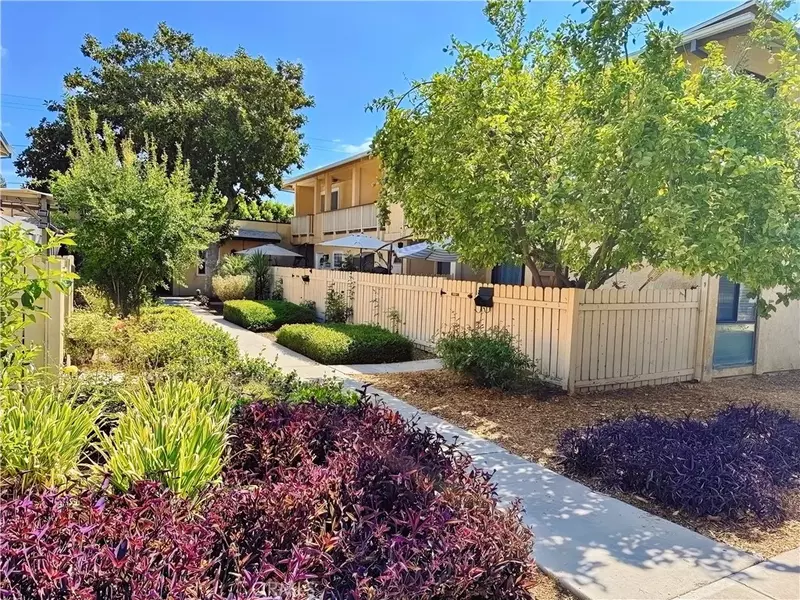 8060 Canby Avenue #2, Reseda, CA 91335