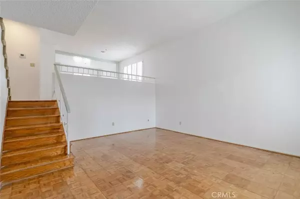 Reseda, CA 91335,19545 Sherman Way #66