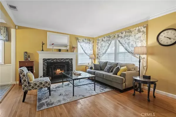 Lake Balboa, CA 91406,7656 Oak Park