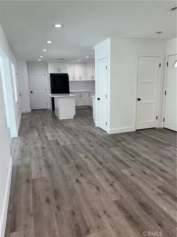 Northridge, CA 91325,17360 Lemac