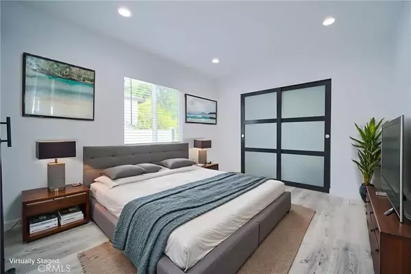 Encino, CA 91316,6160 Shoshone