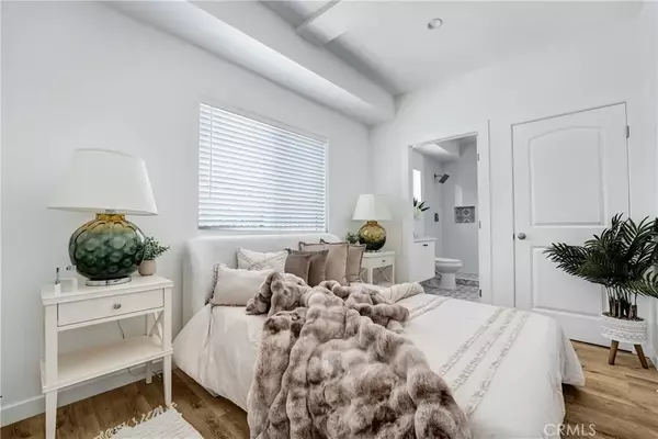 North Hollywood, CA 91605,11950 Vanowen Ave