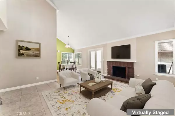 Valencia, CA 91355,25825 Via Cruz