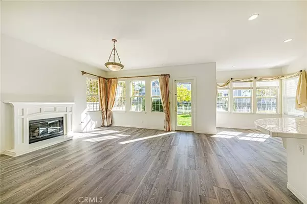 Valencia, CA 91355,27104 Breakers