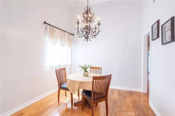 Valencia, CA 91355,24302 Vistas Ridge