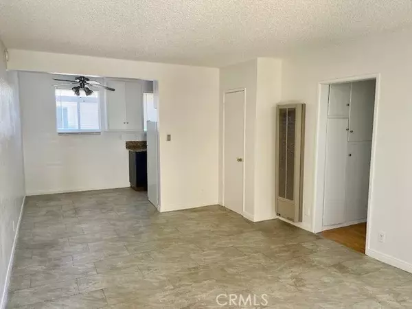 Sherman Oaks, CA 91423,5105 Woodman Avenue #3