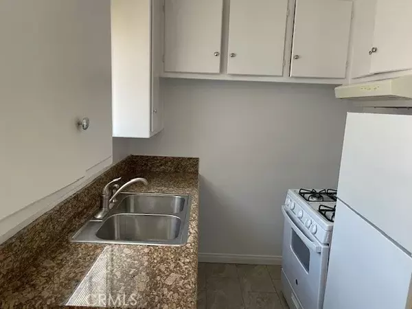 Sherman Oaks, CA 91423,5105 Woodman Avenue #3