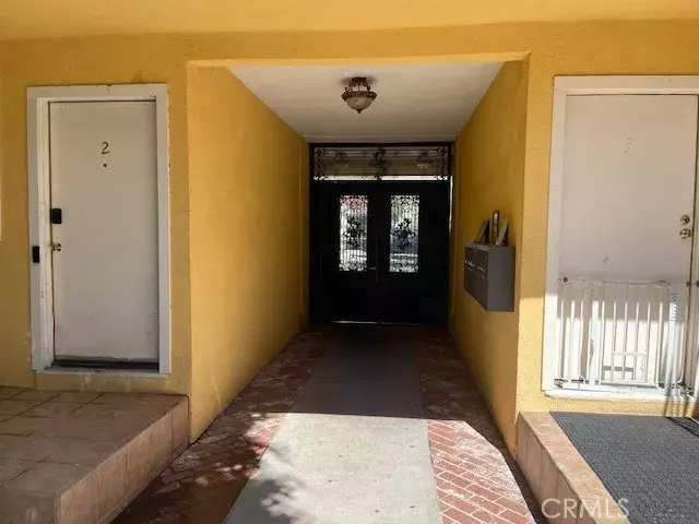 Sherman Oaks, CA 91423,5105 Woodman Avenue #3