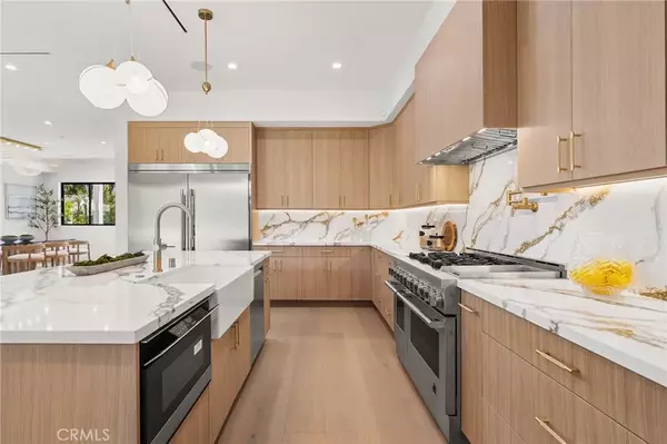 Encino, CA 91316,5945 Hesperia Avenue