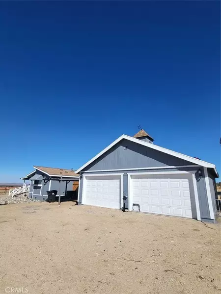 33391 165th East, Llano, CA 93544