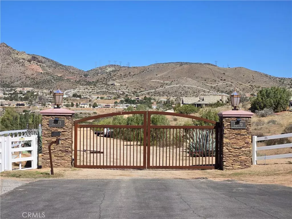 Acton, CA 93510,0 White Feather