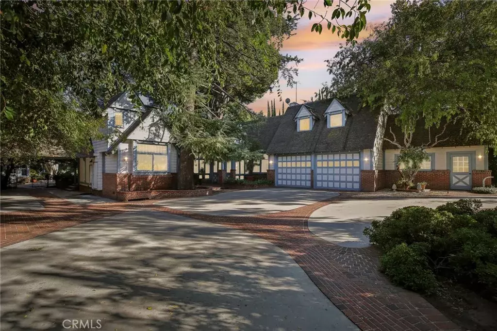 Encino, CA 91436,4950 Woodley Avenue