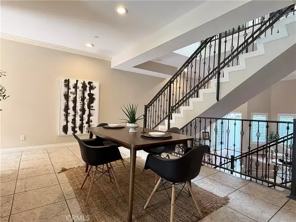 Agoura Hills, CA 91301,5241 Colodny Drive #403