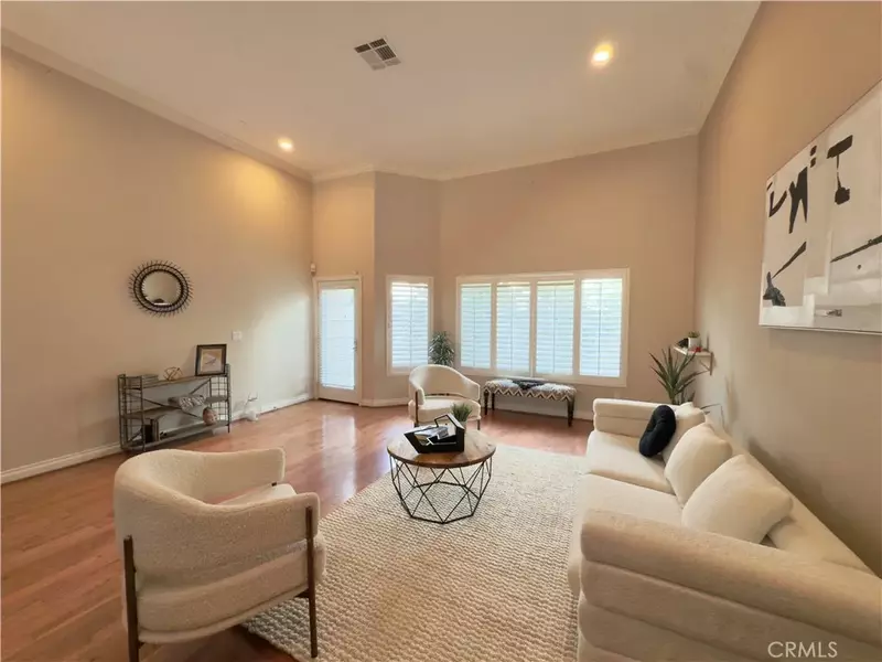 5241 Colodny Drive #403, Agoura Hills, CA 91301