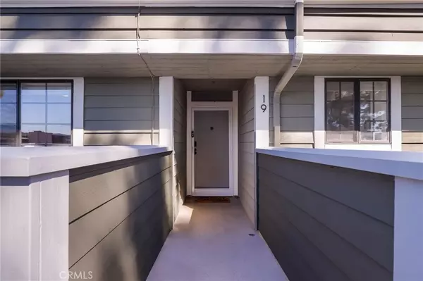 Reseda, CA 91335,6545 Reseda #19