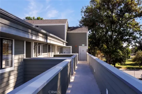 Reseda, CA 91335,6545 Reseda #19