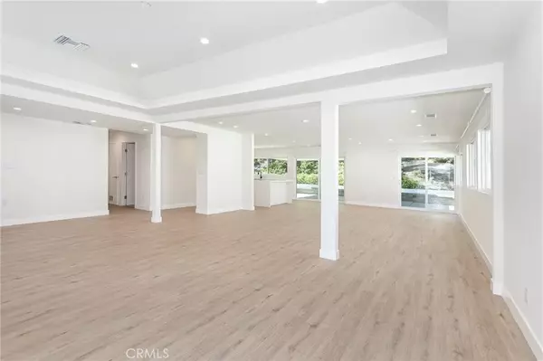 West Hills, CA 91307,6419 Valley Circle