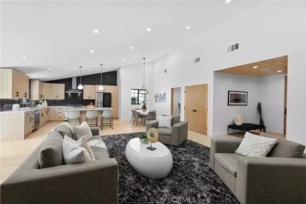 Encino, CA 91316,5711 Ostrom