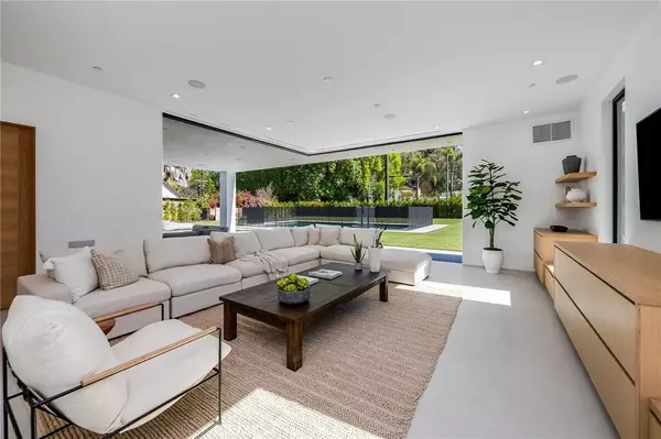 Tarzana, CA 91356,4930 Palomar Drive