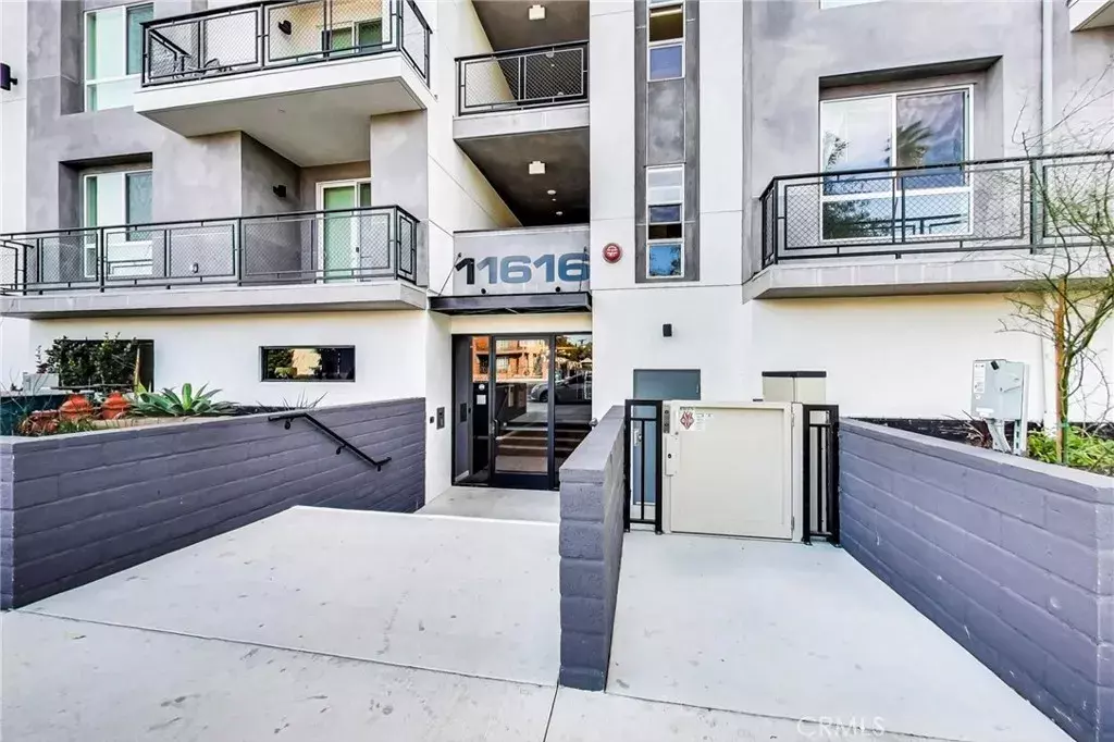 North Hollywood, CA 91601,11616 Burbank Boulevard #PH1