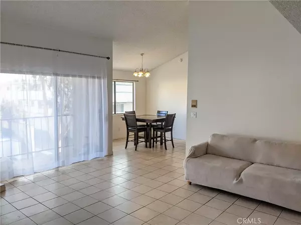 Chatsworth, CA 91311,9960 Owensmouth