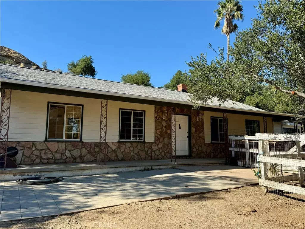 Chatsworth, CA 91311,9633 Baden