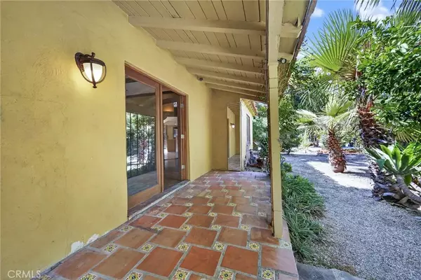 Van Nuys, CA 91405,14720 Valerio