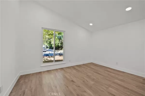 Canyon Country, CA 91351,18816 Darter