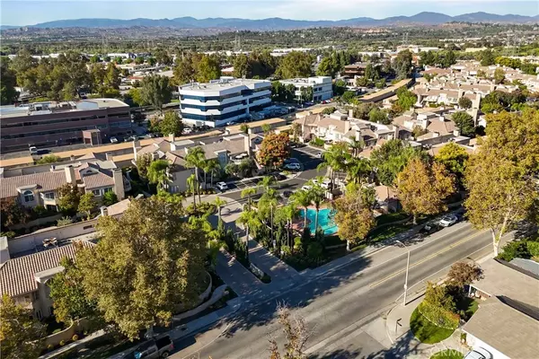 Valencia, CA 91355,23705 Del Monte Drive #235
