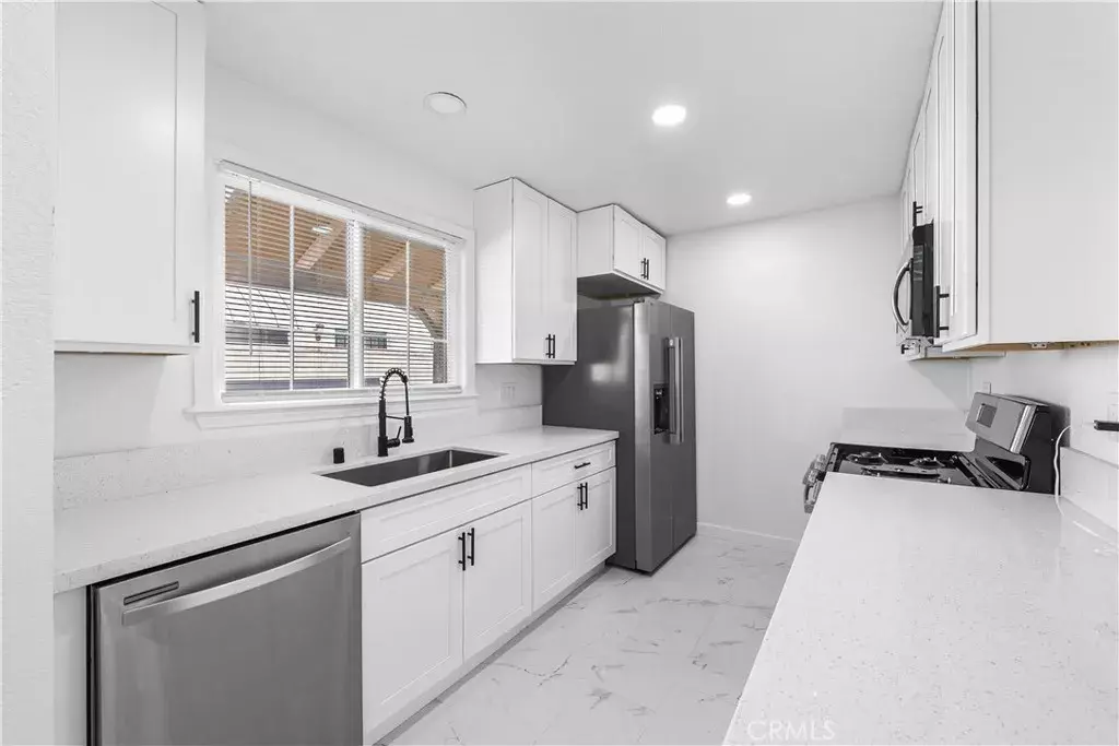 Lancaster, CA 93535,45449 3rd East