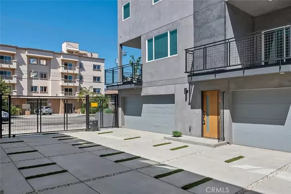 Valley Glen, CA 91405,13538 Vanowen Street #5